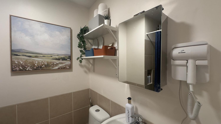 Bathroom 4, The Celandine, Quezon City