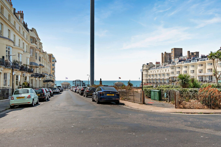 Room 2, Host Stay - 37 Regency Square, Brighton and Hove