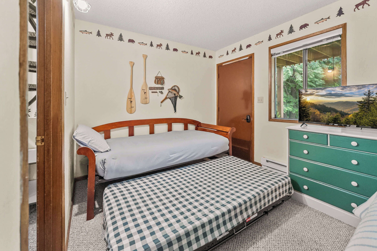 Room 4, Limber Pine Townhome and 2bdr Stay, Flathead