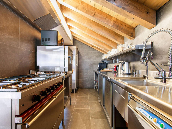 Others 4, Chalet in Champagny by Ski Slopes, Savoie