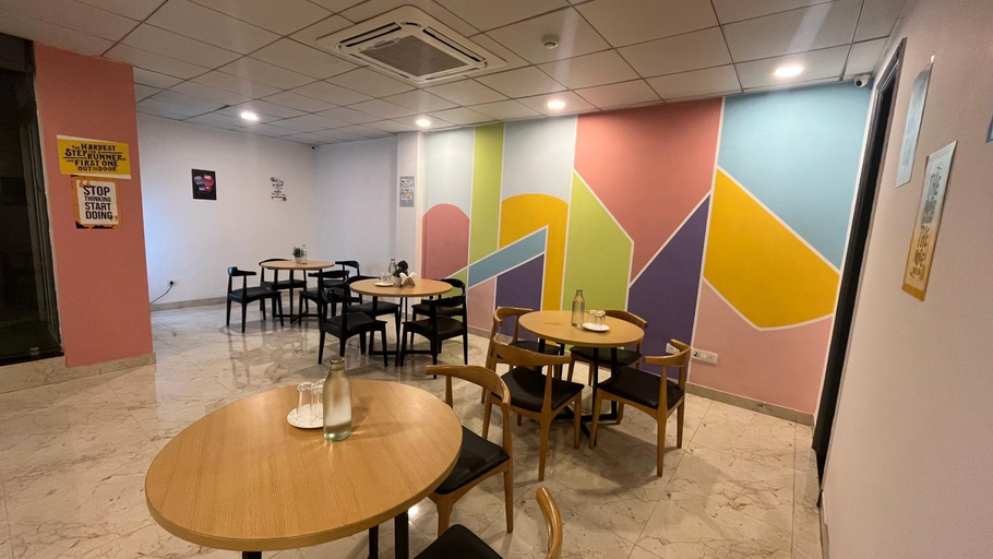 Food & Drinks 3, Saltstayz Express - Golf Course Road & DLF Phase-1, Gurgaon