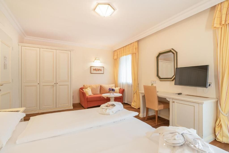 Bedroom 5, Hotel Starkenberg, Bolzano