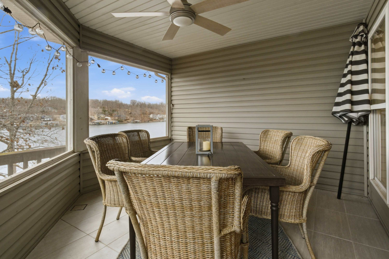Dining 5, Brush Creek Retreat With Boat Slip, Camden