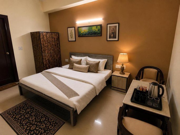 Bedroom 3, Hotel Lotus Inn, Gautam Buddha Nagar