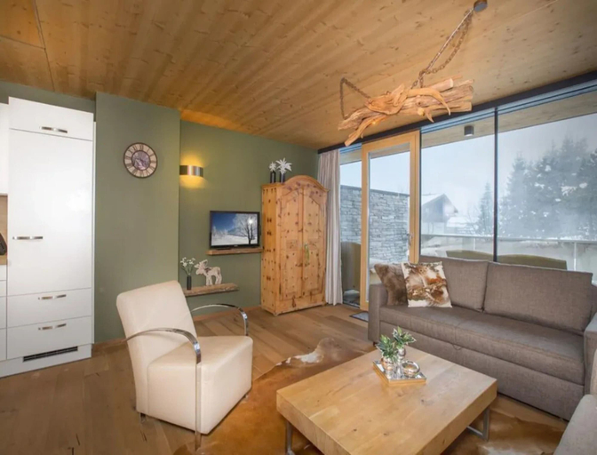 Others 3, Contemporary Alpine Stay in Neukirchen, Zell am See