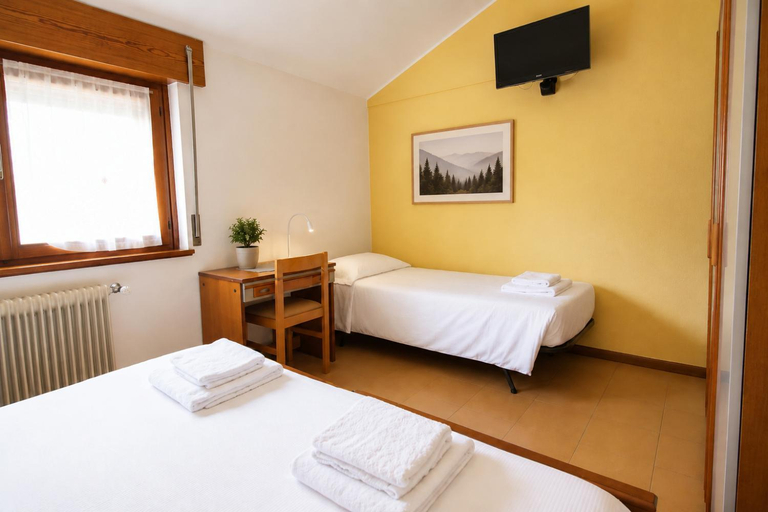 Bedroom 4, Hotel Alpi In, Udine