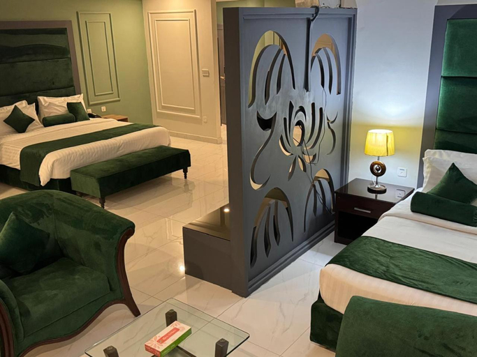 3, Hotel the Jeeven's, Gujranwala