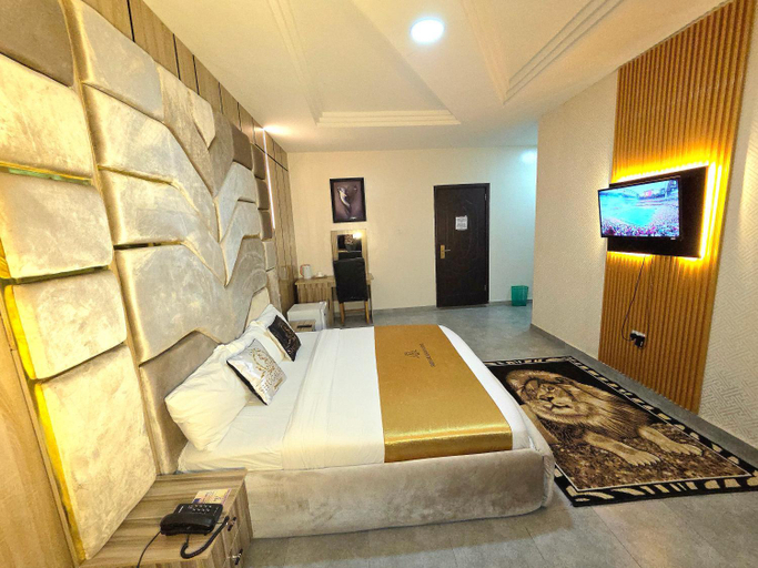 4, Shugaland hotel lounge & Conference, Ido