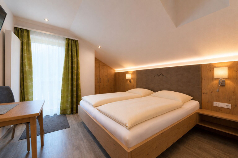 Room 4, Pension Angelika, Landeck