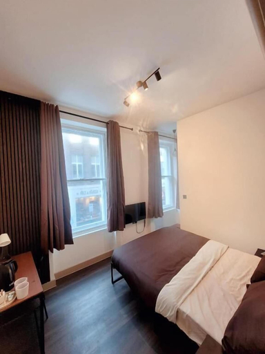 Room 4, SOS House - London Grand, London