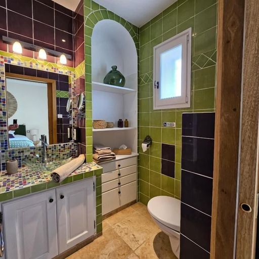 Bathroom 2, MAISON BAOU ET CHOCOLAT, Var