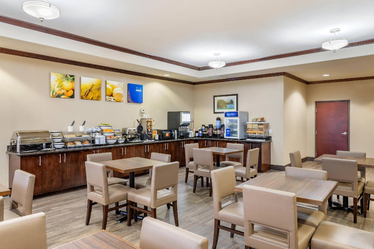 Food & Drinks 5, Comfort Inn & Suites Navasota, Grimes