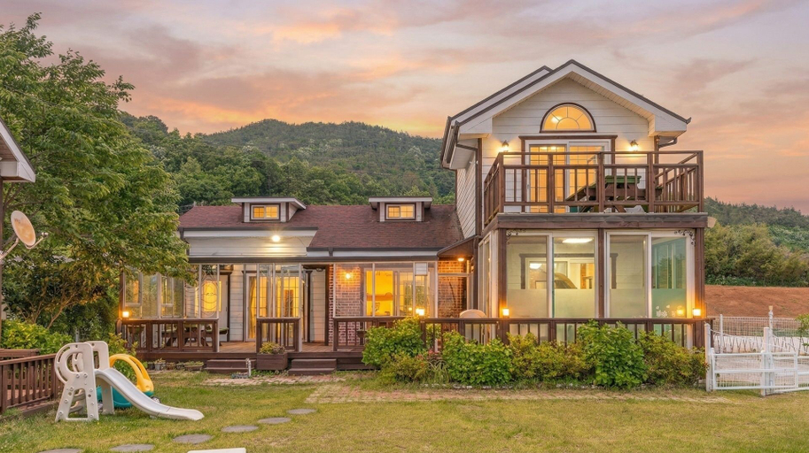 Exterior & Views, Yeosu Noeul Walk Pet Pension, Yeosu