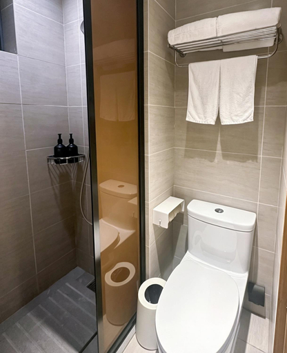 Bathroom 4, JI Hotel Shanghai Jumen Road, Shanghai