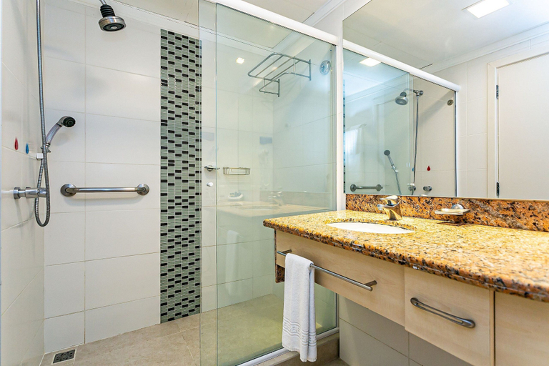 Bathroom 3, Studio in a Luxurious Resort on the Beach Jbv214, Florianopolis