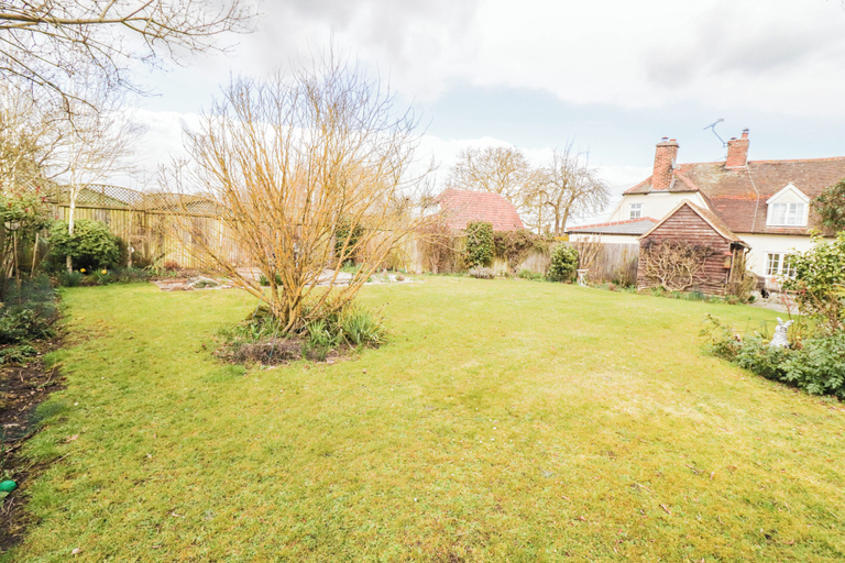 Exterior 2, Delightful Period Cottage 225 Oak Road, Essex