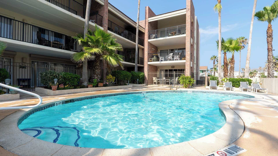 Pool 4, 2BR Condo - 2 Pools - Jacuzzi - Steps to Beach SPI, Cameron