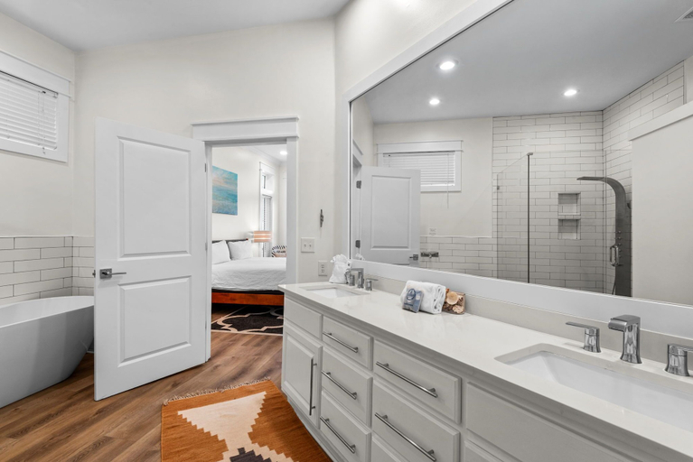 Bathroom 4, Luxury 4-bedroom Vacation Home With Unparalleled Gulf Views, Walton