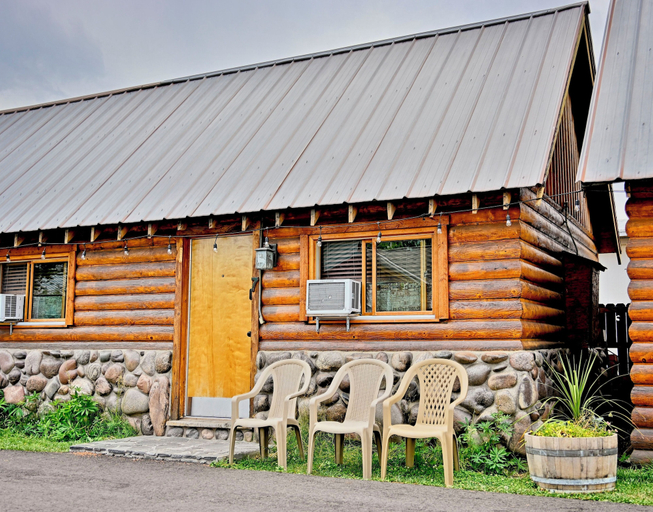 Room 5, Yellowstone Inn, Gallatin