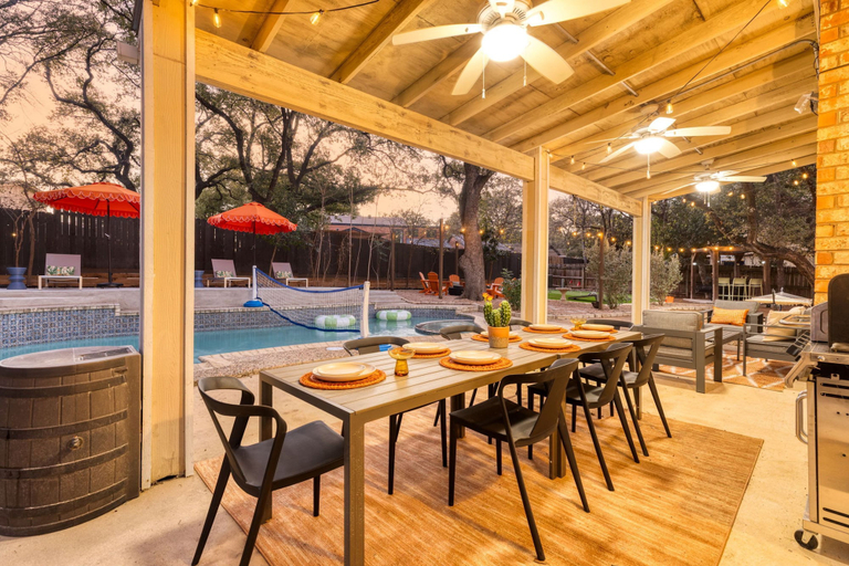 Room 4, Ultimate Getaway Pool Game Room Sleeps 12, Bexar