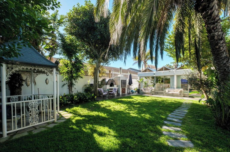 Terrace/patio 2, 3 Bedroom Luxury Villa - Sleeps 6 With Optional Spa Access, City of Cape Town
