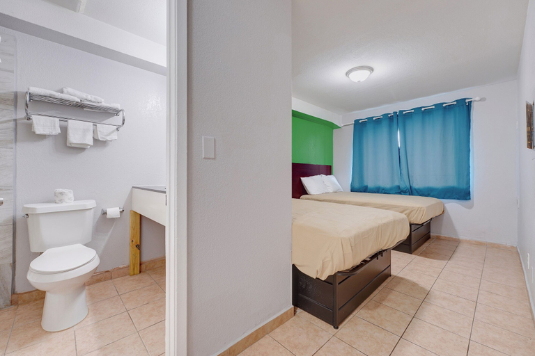 Bathroom 4, Memphis 1 Extended Stay near airport I 240, TN, Shelby