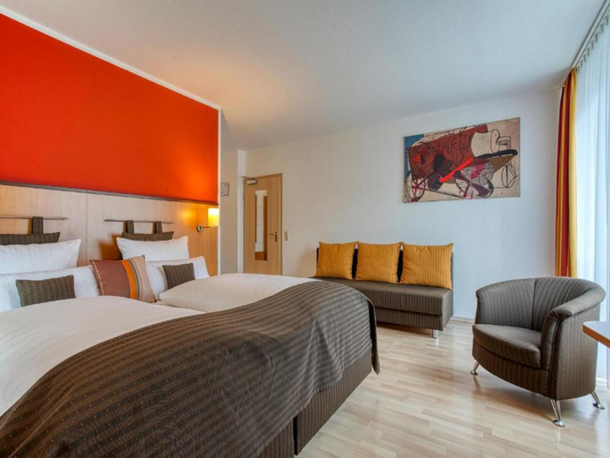 Bedroom 3, Stuttgart Großbettlingen Hotel by Belvilla, Esslingen