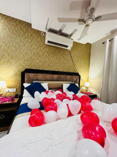 Room 5, Uday Hotel, Hardoi