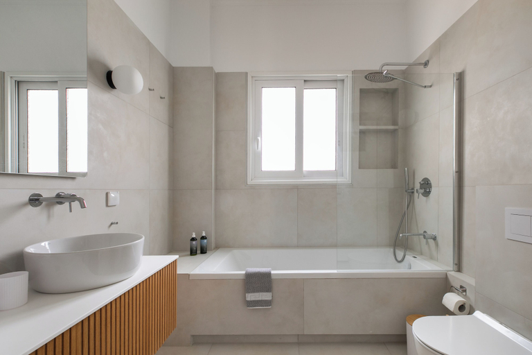 Bathroom 4, Thriasion 10 Atelier, Attica