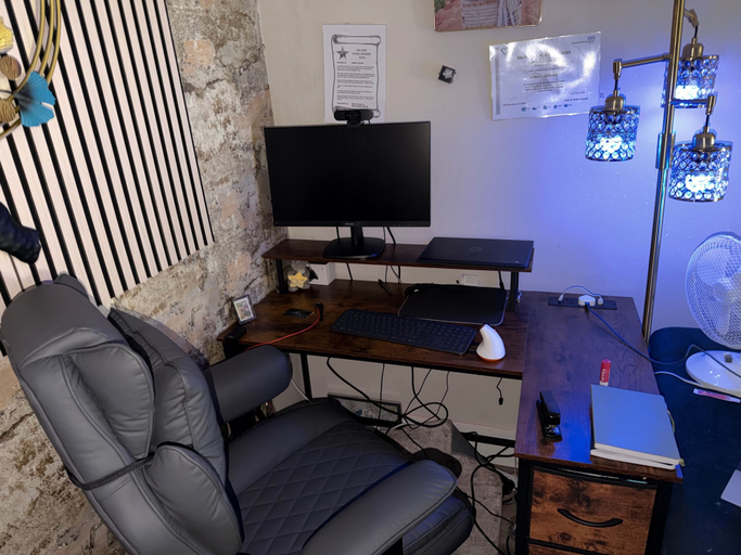 Interior 5, House Sleeps 4 with Enclosed Garden, Medway