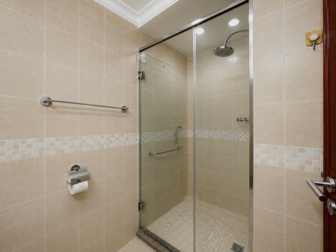 Bathroom 4, Chung cu the manor 2 phong 38m2 view cao, Ho Chi Minh City