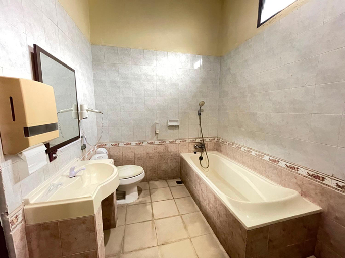 Bathroom 5, HOTEL DEDY JAYA BREBES , Brebes