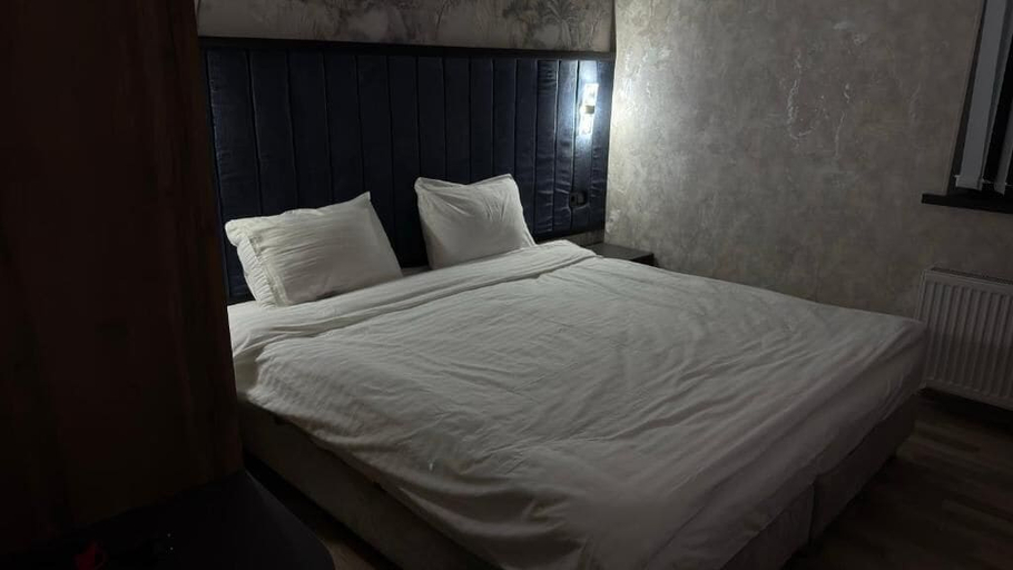 Room 2, Generator, Tashkent City