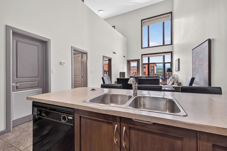 Interior 2, 2 Bd Loft 603 at Playa. Pool and Hot Tub, Central Okanagan
