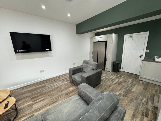 Room 1, 6 Bed Contractor Acom in Hartlepool, Hartlepool