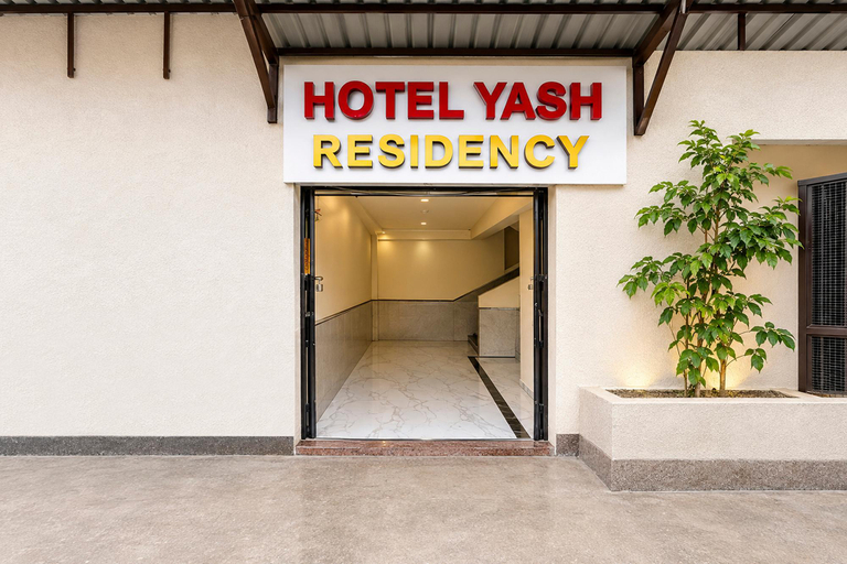 Lobby 4, Fabhotel Yash Residency Ii, Thane
