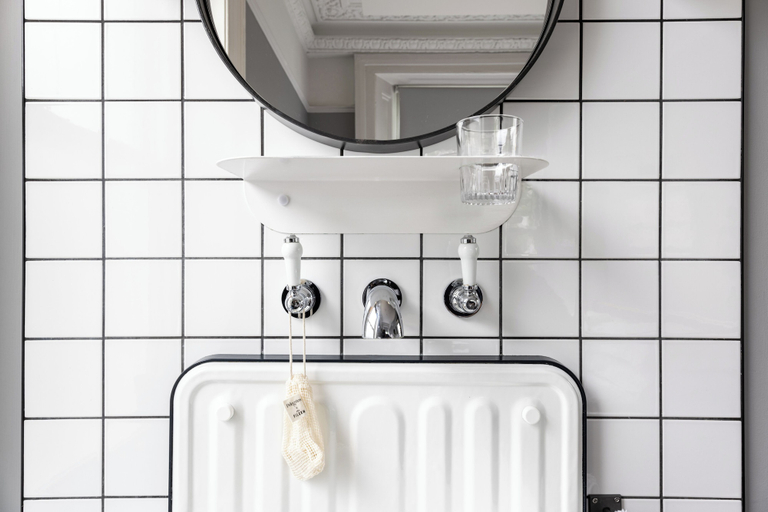 Bathroom 4, The Pilgrm Hotel, London