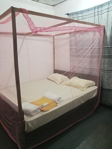 Bedroom 2, Beach Villa, Pothuvil