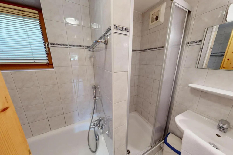 Bathroom, Detached Chalet in Wald im Pinzgau, Zell am See