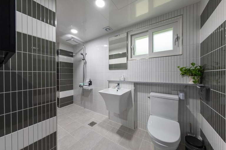 Bathroom 3, Sokcho biroso gaeul, Goseong