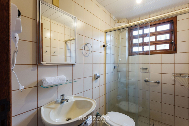 Bathroom, Comfortable Apt 270m From the Beach Stcy101, Florianopolis