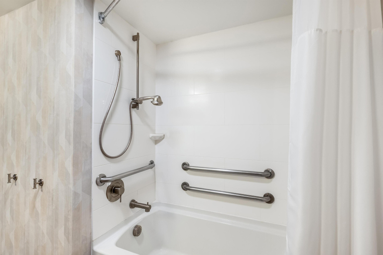 Bathroom 5, Hampton Inn White River Junction, Windsor