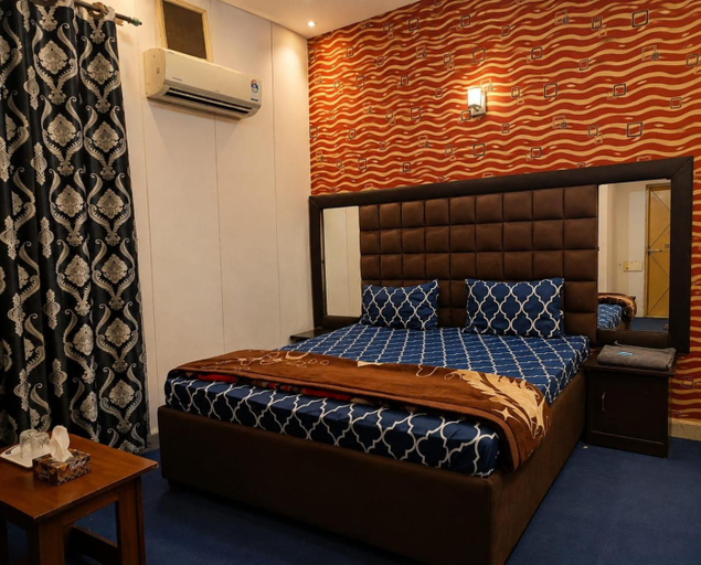 2, The Moonlight Guest House, Lahore