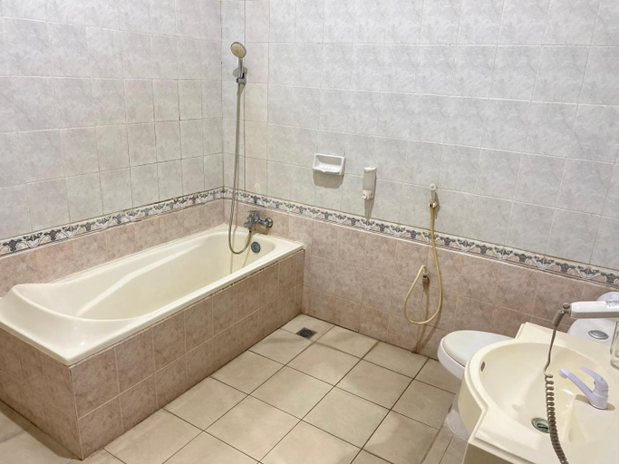 Bathroom 4, HOTEL DEDY JAYA BREBES , Brebes