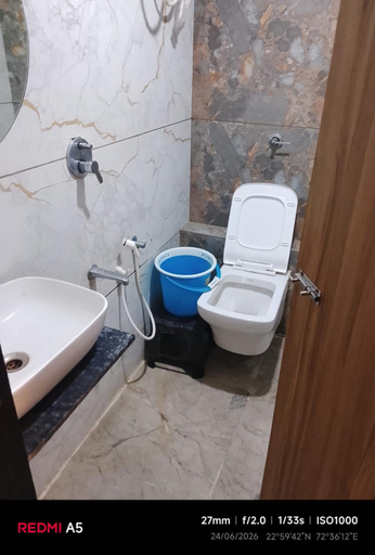 Bathroom, HOTEL ALPINE, Ahmadabad