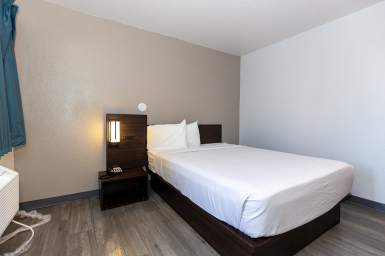 Room 4, Lubbock Inn & Suites, Lubbock