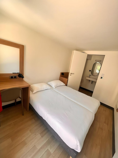 Bedroom 3, Premiere Classe Avignon Sud - Parc des Expositions, Vaucluse