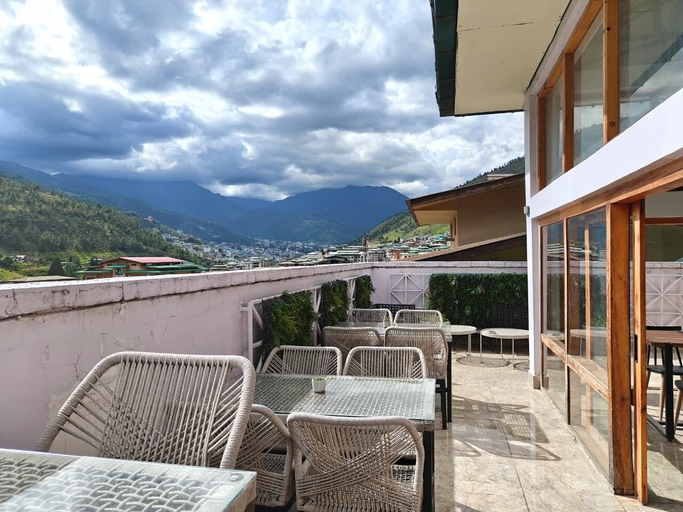 Outdoor dining, Hotel Samphel Paradise, Wangchang