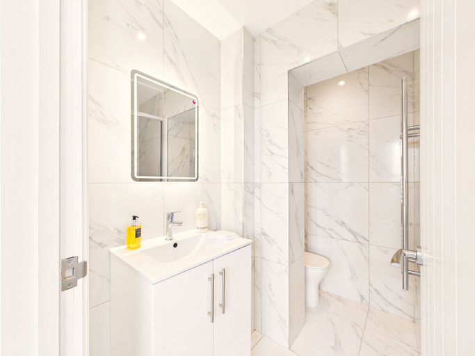 Bathroom 2, Premium Room to Rent in Streatham, London
