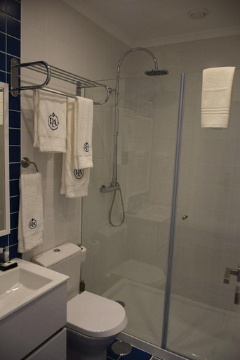 Bathroom 3, Rossio Apartments, Lisbon